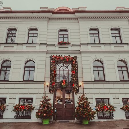 Moon Garden Old Town Hotel Вильнюс Экстерьер фото
