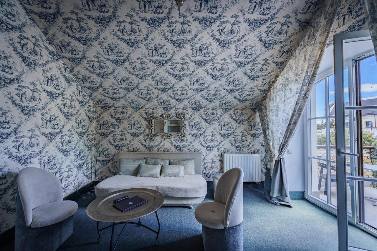 Moon Garden Old Town Hotel Вильнюс Экстерьер фото