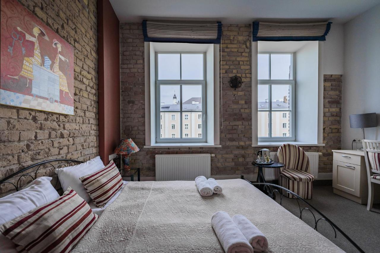 Moon Garden Old Town Hotel Вильнюс Экстерьер фото