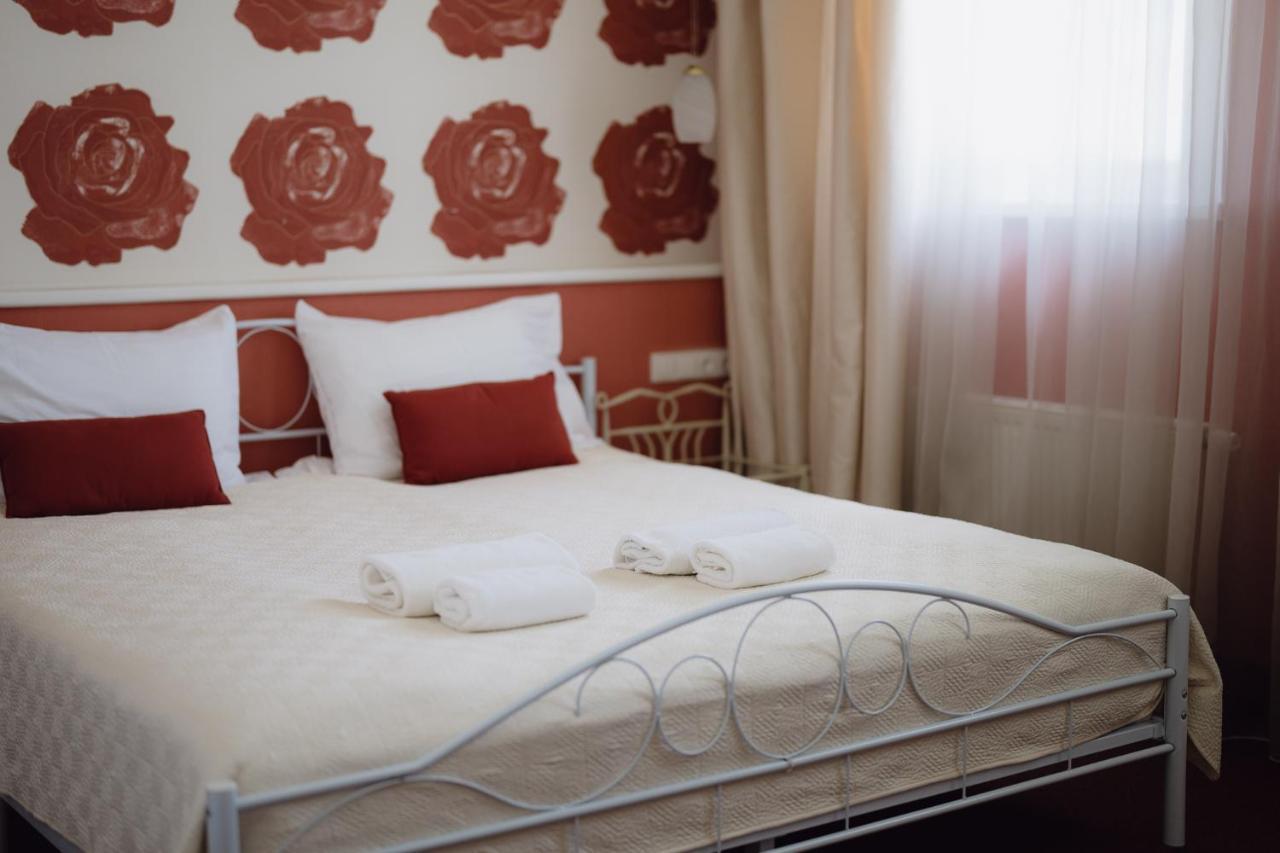Moon Garden Old Town Hotel Вильнюс Экстерьер фото