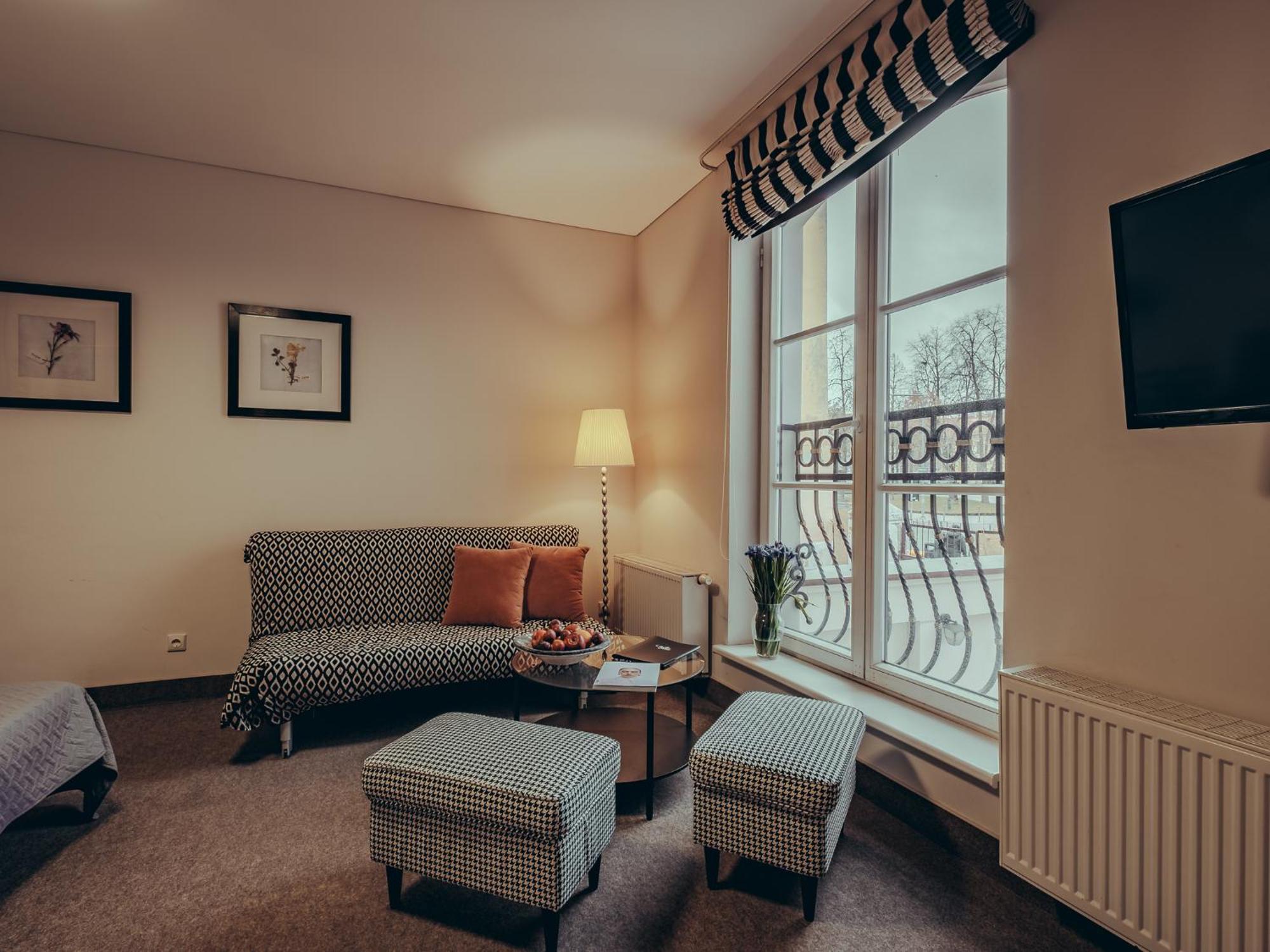 Moon Garden Old Town Hotel Вильнюс Экстерьер фото