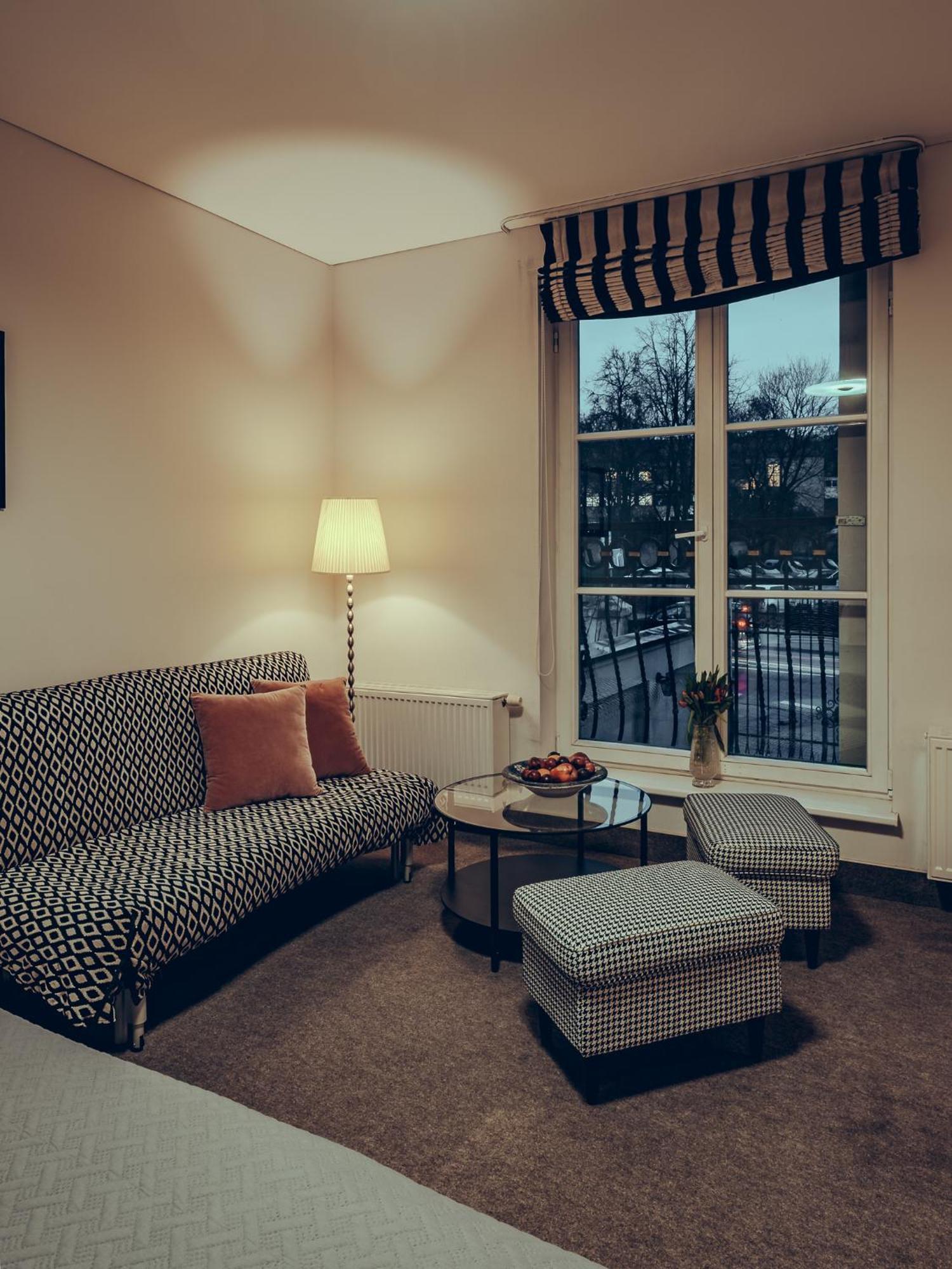 Moon Garden Old Town Hotel Вильнюс Экстерьер фото