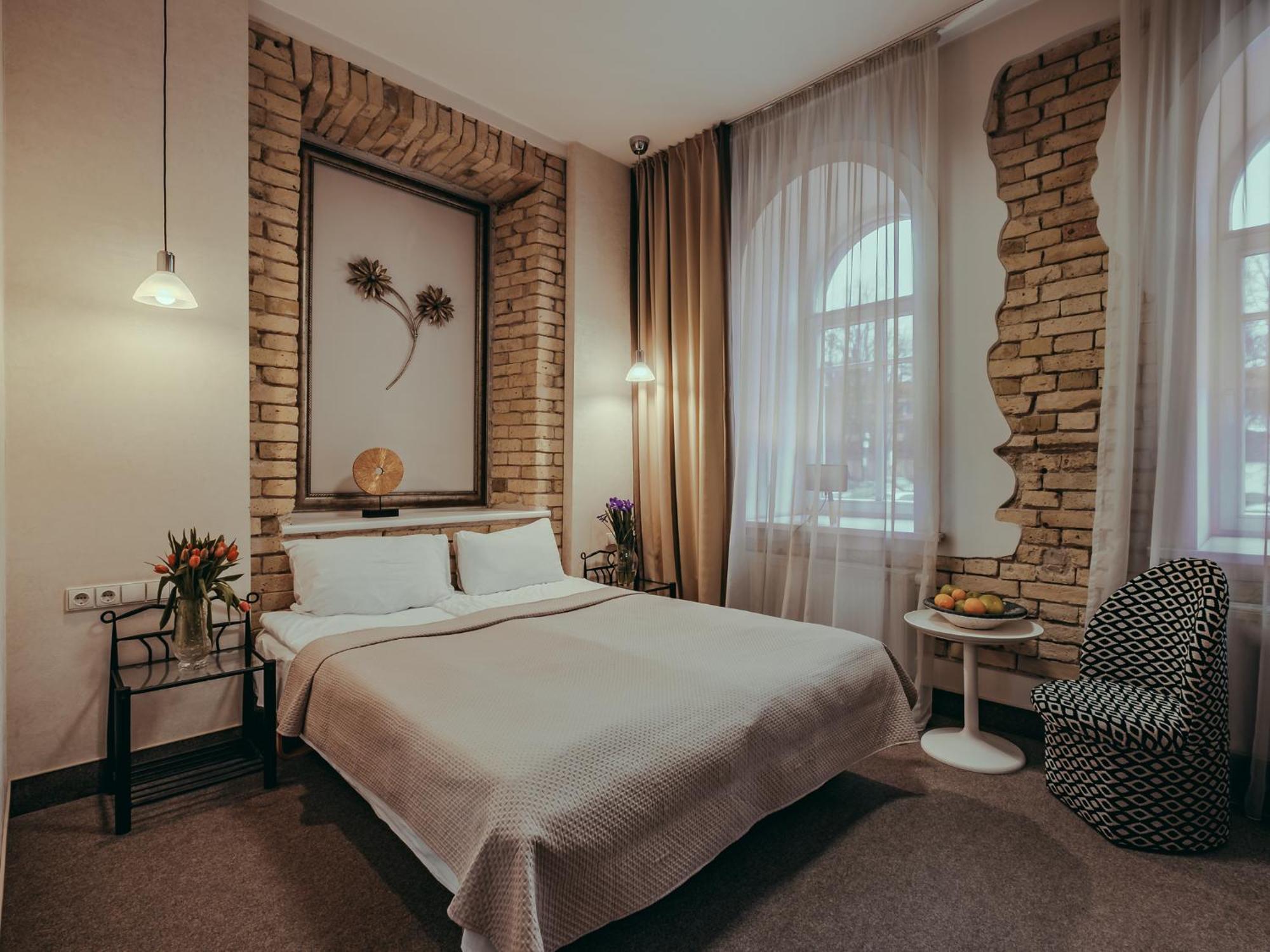 Moon Garden Old Town Hotel Вильнюс Экстерьер фото